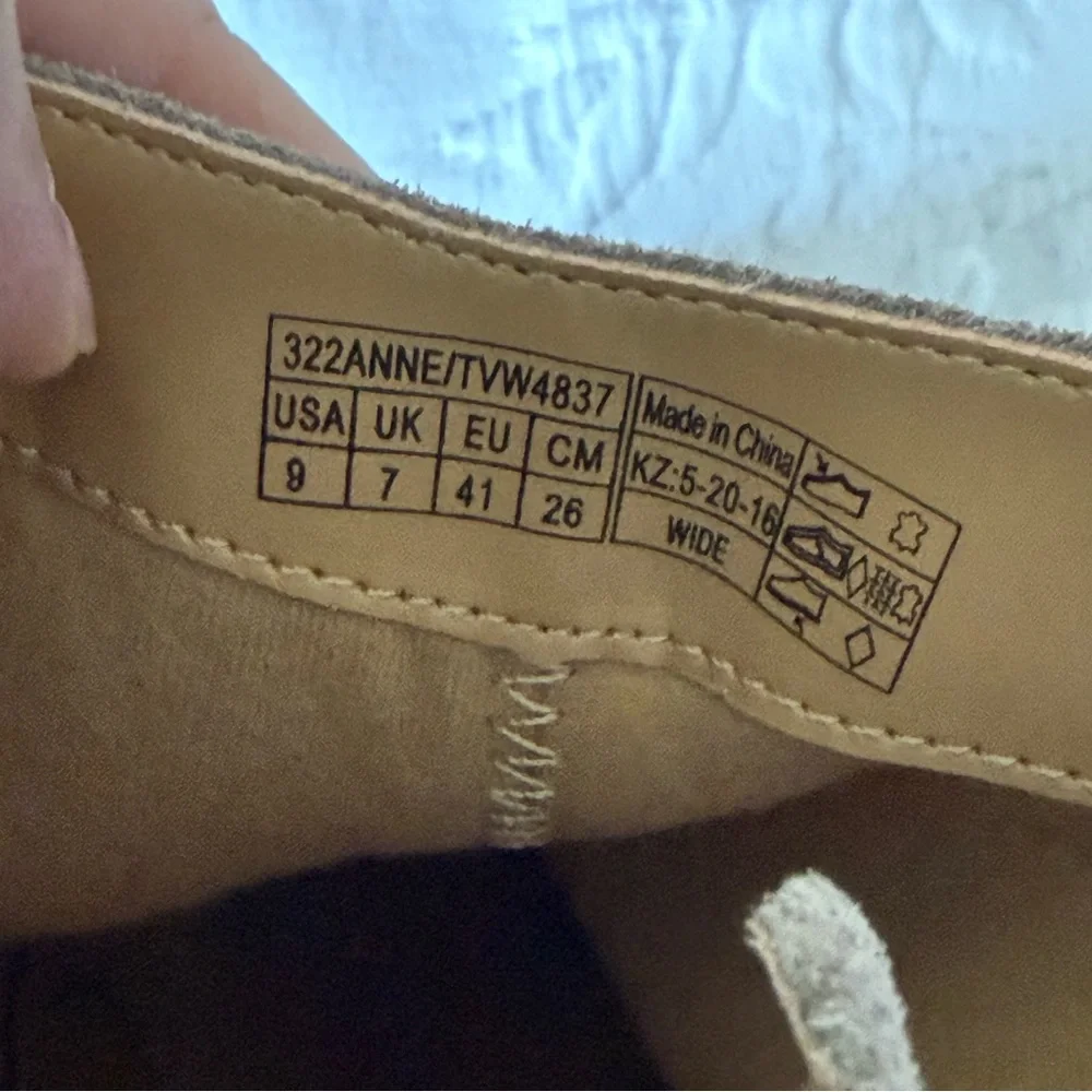 Vionic bromley suede